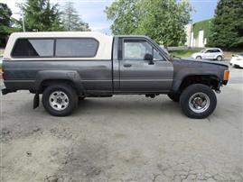 1988 TOYOTA PICK UP GRAY 2 DR 1/2 TON DELUXE STANDARD CAB LONG BED 3.0L  Z15958